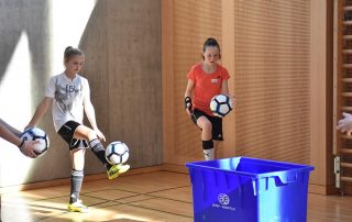 girlsDay Thurgauer Fussballverband maedchen jonglieren